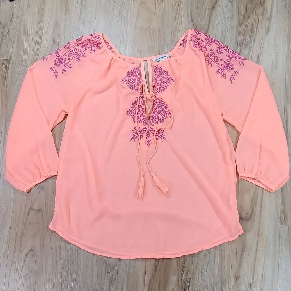 🔹️American Eagle Neon Orange & Fuchsia Embroidered Top Petite Small